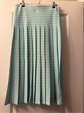 Designer Pleated Knit Houndstooth Midi Skirt in Mint Green and White